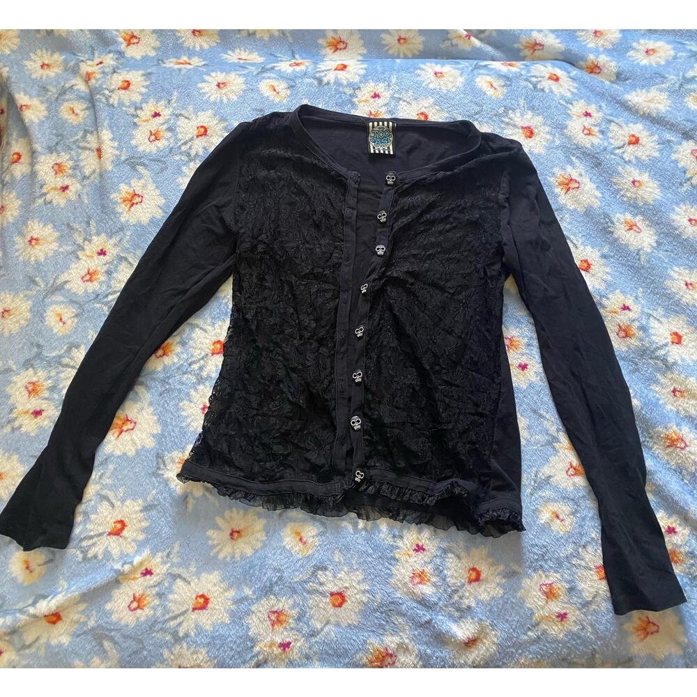 Too fast skull button sweater.